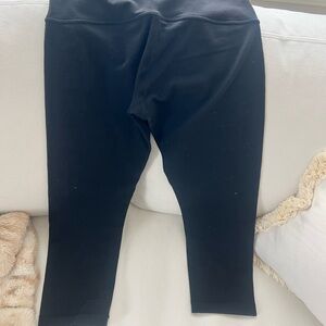 Lululemon Athletica Black Leggings Sleek Form-Fitting Design